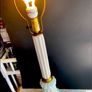 Vintage Art Deco Milk Glass & Brass Working Electric Tabletop Lamp no shade